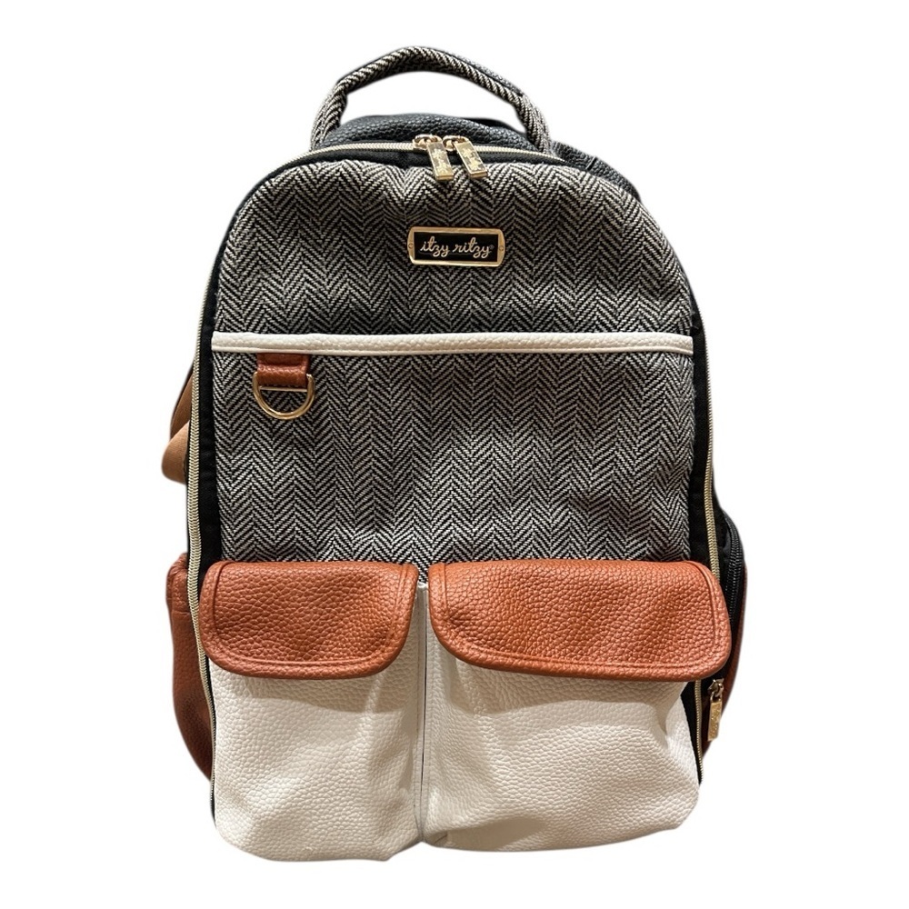 Itzy Ritzy Boss weLarge Capacity Functional Backpack Diaper Bag Coffee Cream